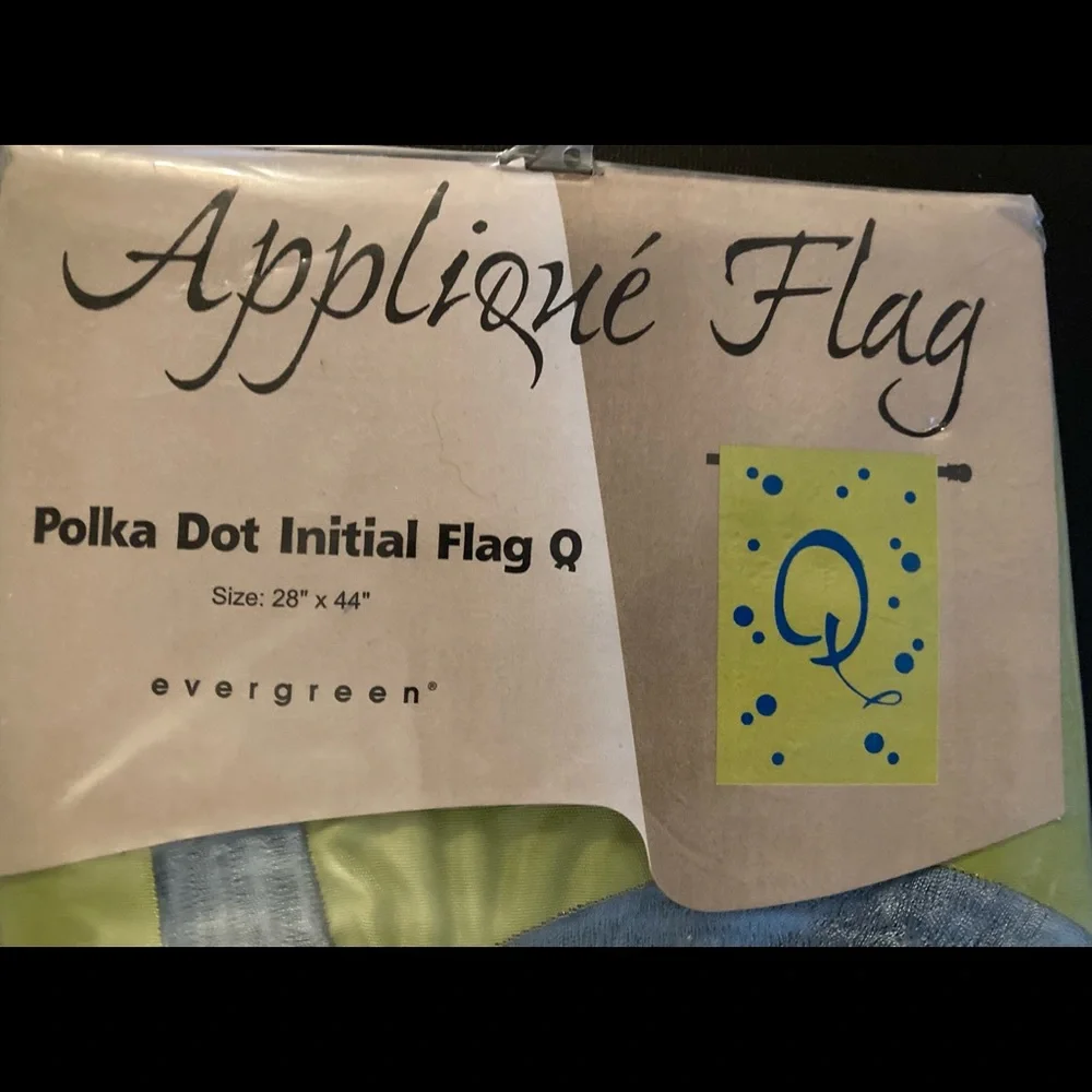 Evergreen “Q” Monogrammed House Flag NWT